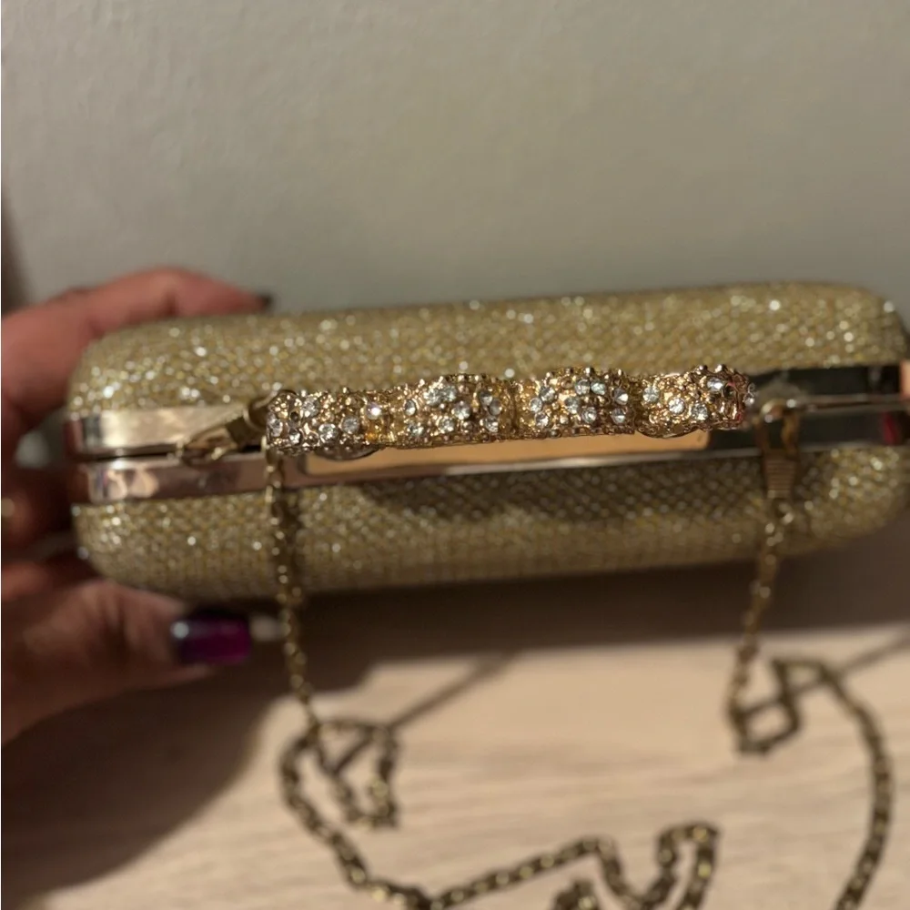 Gold shimmering Rhinestone Clutch - Picture 3 of 9